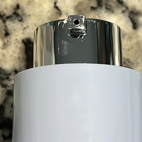 First Aid Beauty Retinol Serum Pure Concentrate 0.25% + sealed Ultra Repair DUO! - Picture 4 of 8